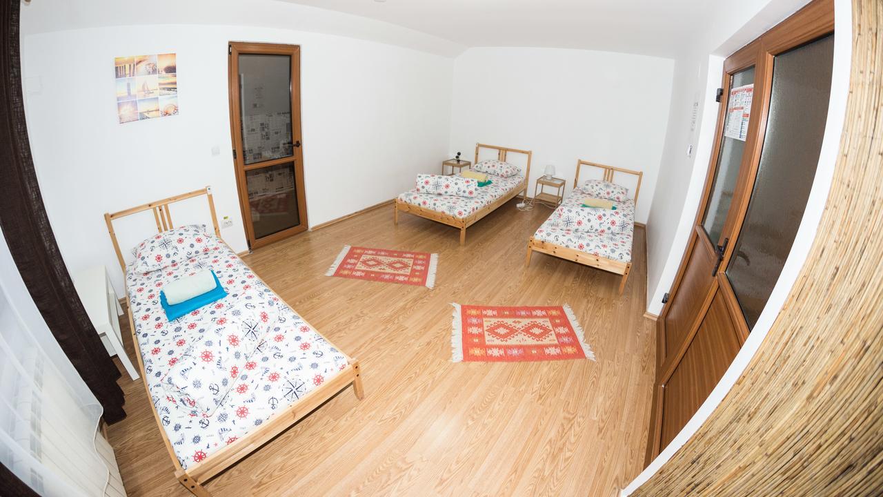 טימישוארה Exit Routine Hostel מראה חיצוני תמונה